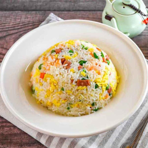 R02. Yangzhou Fried Rice Party Tray 扬州炒饭 (派对)