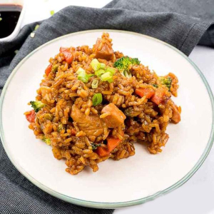 R06. Garlic Chicken Fried Rice Party Tray 蒜香鸡炒饭 (派对)