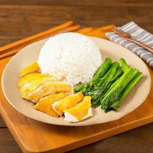 O02. Imperial Soy Chicken on Rice 走地贵妃鸡饭