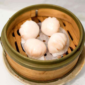 Q02. Shrimp Dumplings (4 pcs) 水晶虾饺 (4 件)