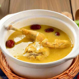 H03. Sea Cucumber & Fish Maw Chicken Soup 海参花胶炖鸡