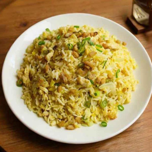 I04. Diced Chicken with Salted Fish Fried Rice 咸鱼鸡粒炒饭