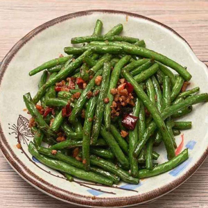 G05. Dry-Fried Green Beans 干煸四季豆