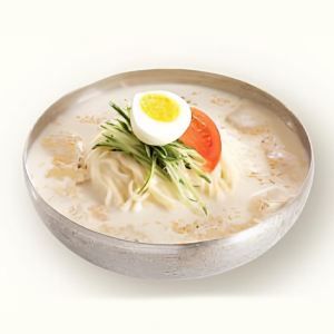 Cold Noodles in Creamy Soybean Broth  콩국수