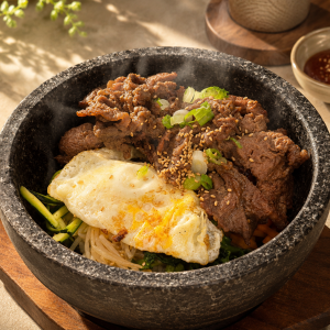 23. Hot Stone Beef Bulgogi Bibimbap 간장 소불고기 비빔밥