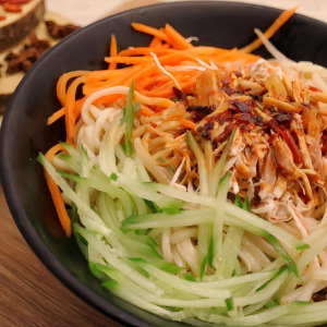 202. Spicy Chicken Noodles 麻酱鸡丝凉面