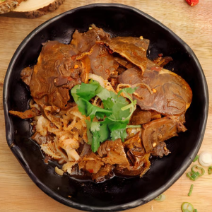 501. Spicy Sichuan Sliced Beef 夫妻肺片