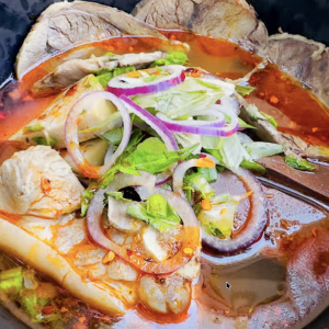 1. B&uacute;n B&ograve; Huế S&ocirc;ng Hương