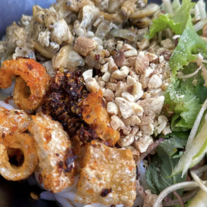 4. B&uacute;n Hến