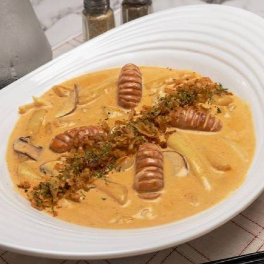 Cream Carbonara Topokki (크림떡볶이)