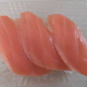 Salmon Nigiri (3 pcs)