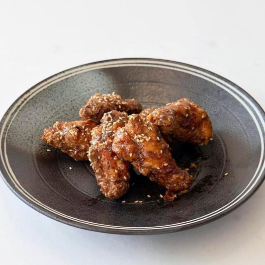 Soy Garlic Chicken Wings (6 pcs)