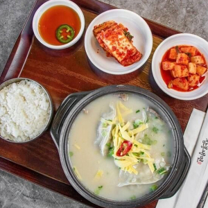 Dumpling Soup, Ox-Bone Base (Mandoo Tang)