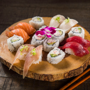Sushi Combo (Lunch)