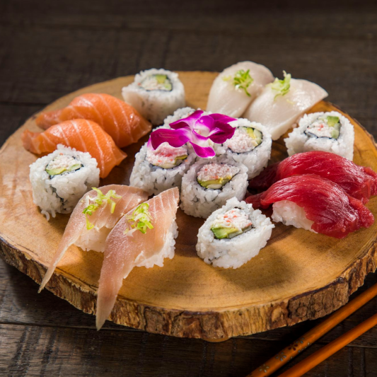 Sushi Combo (Lunch)