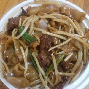 6. Beef Chow Fun / 乾炒牛河
