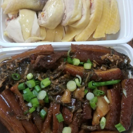 6. Braised Pork & Preserved Cabbage / 梅菜扣肉