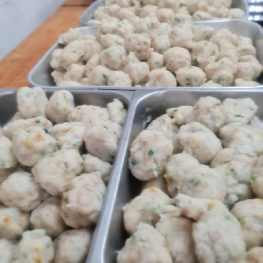 44. Handmade Fish Ball with Aged Tangerine Peel and Cilantro / 手打發財陳皮芫茜魚蛋