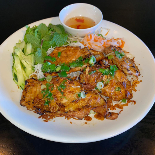 L5. B&uacute;n G&agrave; Nướng