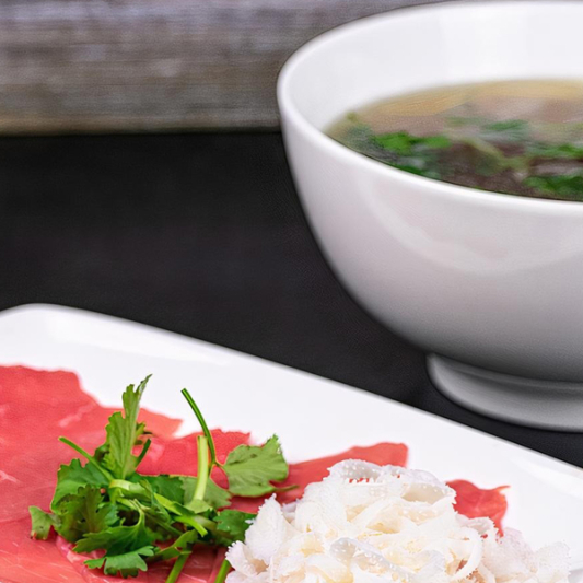 B4. Phở T&aacute;i S&aacute;ch