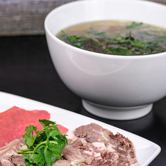 B6. Phở T&aacute;i Nạm Gầu