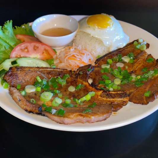 J13. Cơm Sườn Heo Trứng