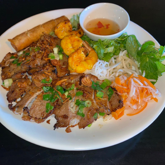 L4. B&uacute;n T&ocirc;m Thịt Nướng Chả Gi&ograve;