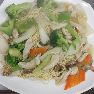 Chicken Lo Mein Noodles