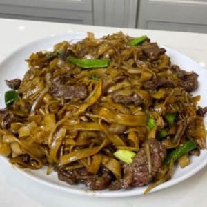 Rice Noodles with Beef and Soy Sauce