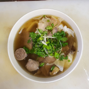 Beef Ball Flank Tendon & Tripe Pho 牛百葉.筋.展.丸