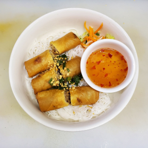 Fried Egg Rolls with Vermicelli 春卷檬 