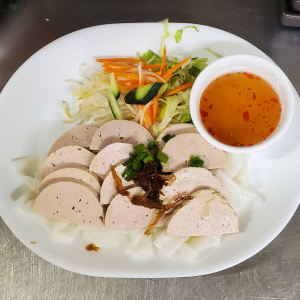 Steamed Rice Noodles with Fancy Pork 越式扎肉粉皮