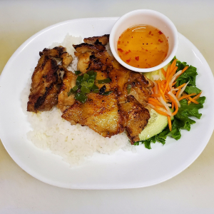 Grilled Boneless Chicken over Rice 越式燒雞飯