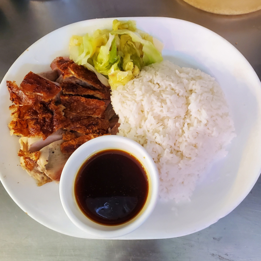 Roast Pork over Rice 脆皮燒肉販