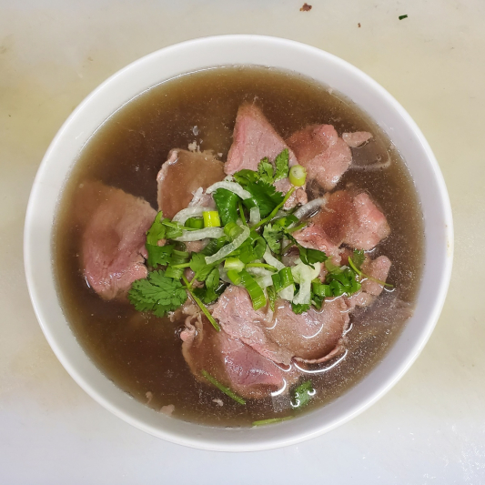 Rare Beef Slices Pho 生牛肉粉