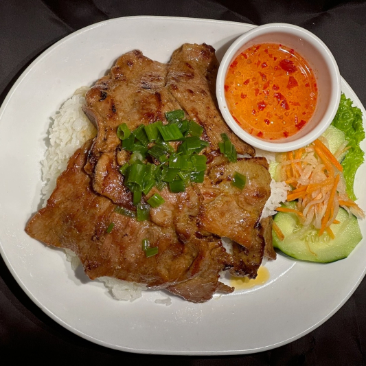 Grilled Pork over Rice 越式燒肉飯