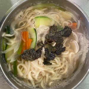 67. Noodles with Clams / 바지락 칼국수
