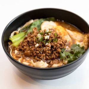 Classic (Minced Pork & Egg) Tomato Soup Ramen (Chef's Choice) / 经典番茄肉燥面