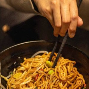 Scallion Oil Noodles / 葱油拌面