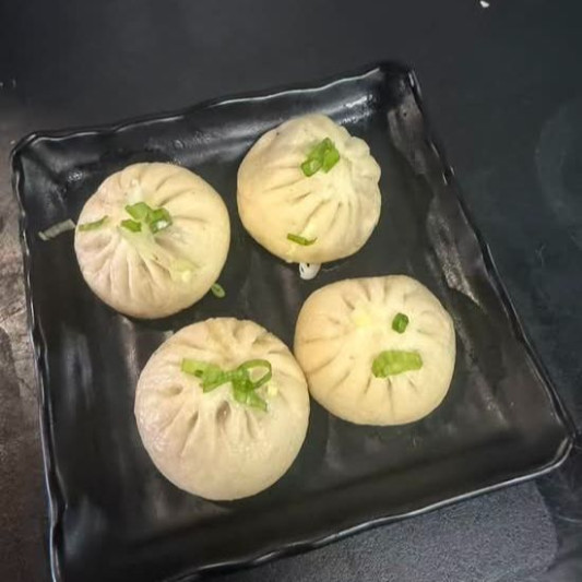 Traditional Fresh Pork Bao / 白家传统鲜肉包