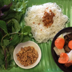 B2. B&uacute;n Chả H&agrave; Nội