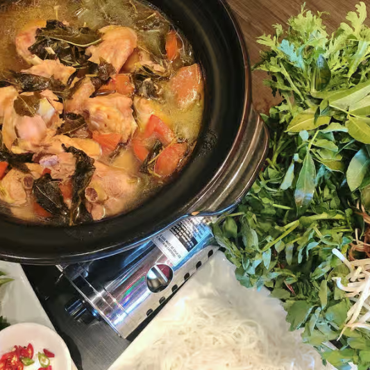 L2. Lẩu G&agrave; L&aacute; C&oacute;c