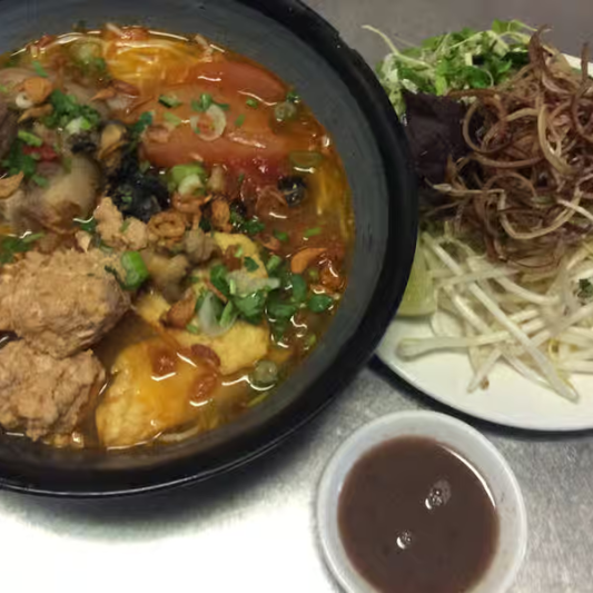 SP7. B&uacute;n Ri&ecirc;u Ốc, Gi&ograve; Heo