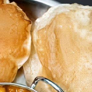 Chole Poori (2 pcs)