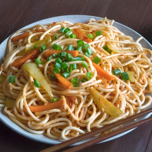 Hakka Chicken Chow Mein