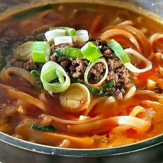 Eolkeun Kalguksu 얼큰 칼국수 