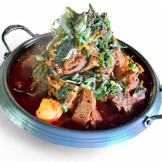 Gamja-Tang-Jeongol 감자탕 전골 