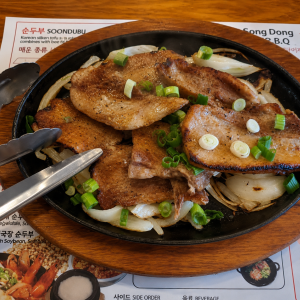 Grilled Pork Belly 통 (생) 삼겹살