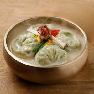 Beef Dumpling Soup 만둣국