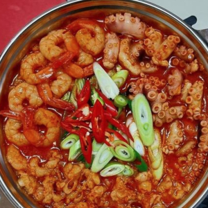 Pork, Octopus and Shrimp 돼지고기 불낙새